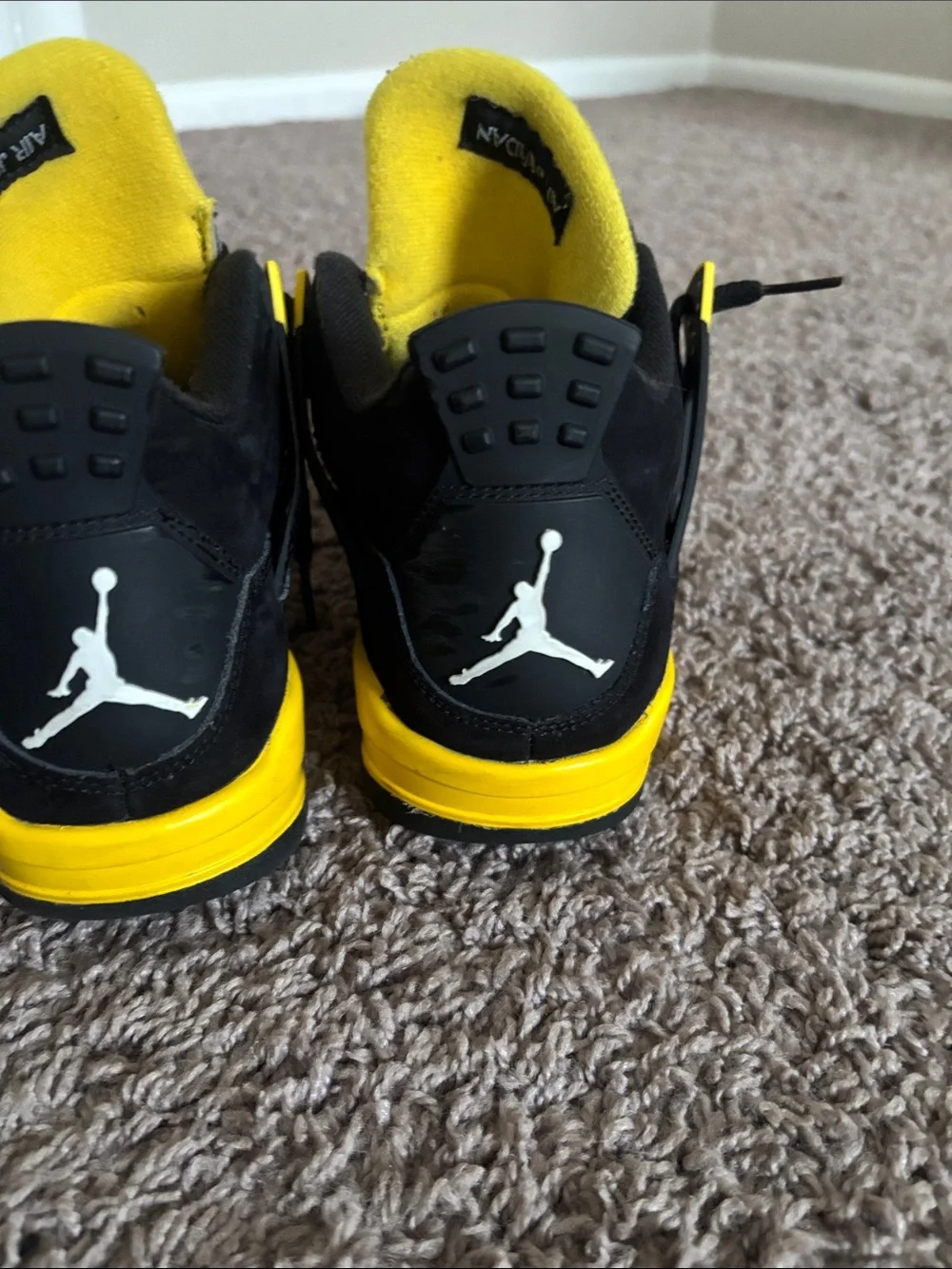 Kids' Black/Yellow Retro Basketball Shoes